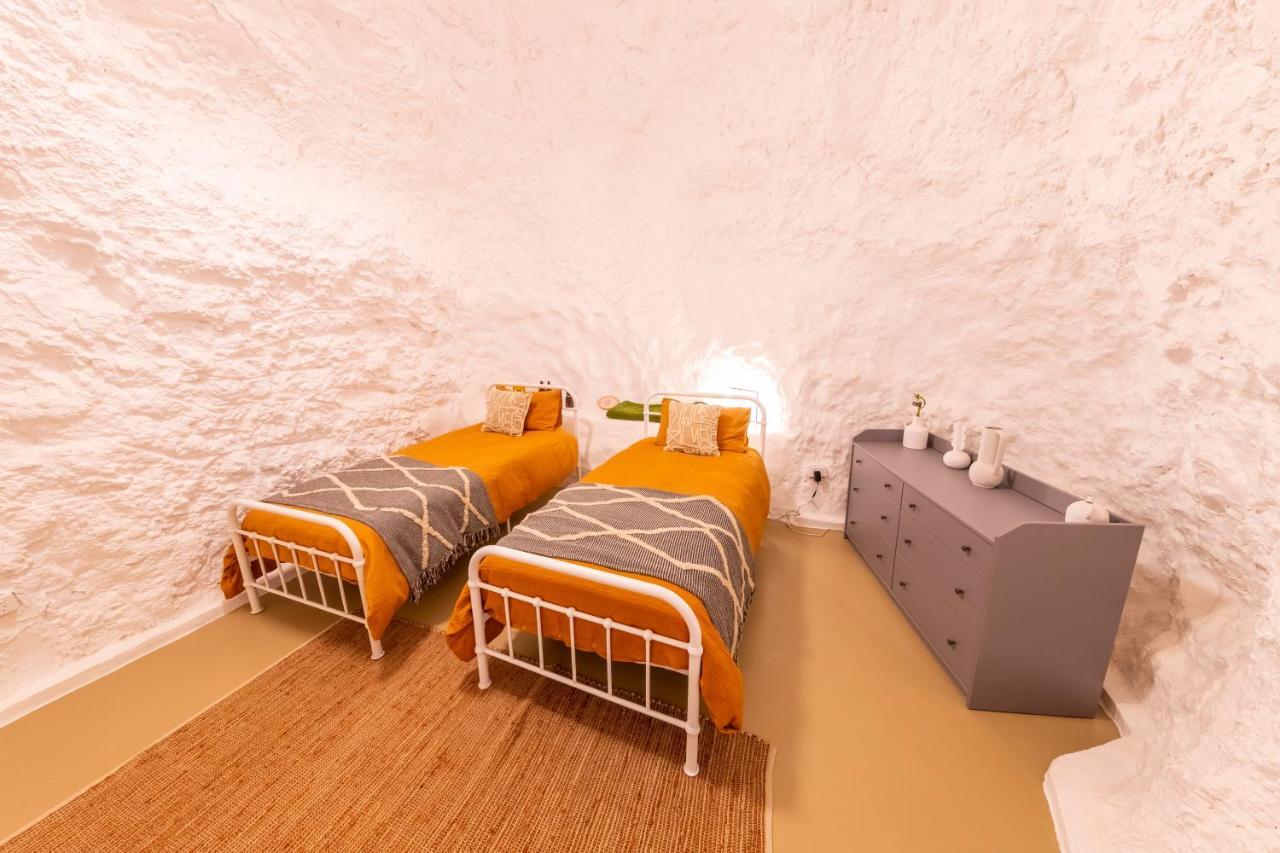 White Cliffs Accommodation -Daybreak Dugout - Unique Cave House 외부 사진